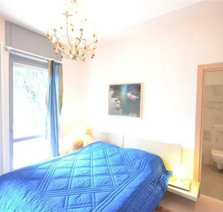 Lakeside Apartament *
